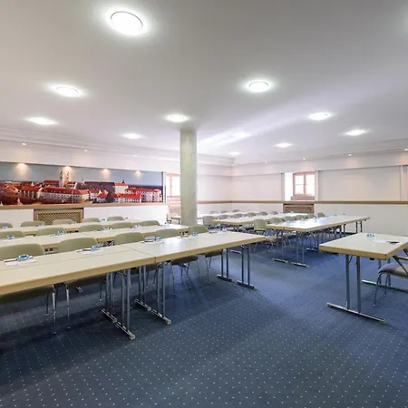 Hotel Sunday Muenchen Airport 4*