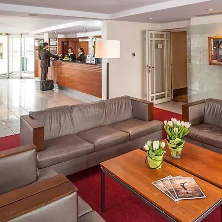 Hotell Mercure Muenchen Airport 4*