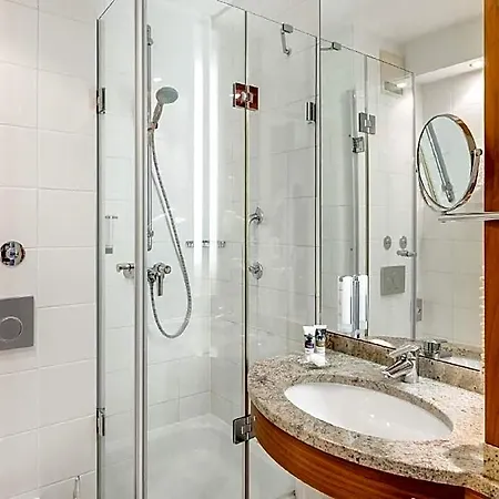 Sunday Muenchen Airport 4*
