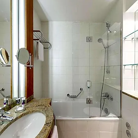 Отель Sunday Muenchen Airport 4*