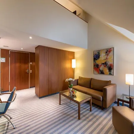 Sunday Muenchen Airport Hotel 4*