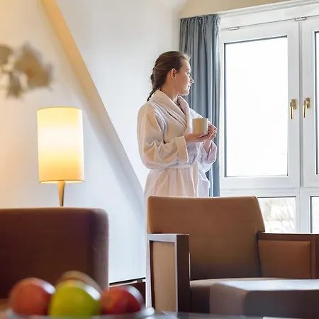 Mercure Muenchen Airport Hotell 4*