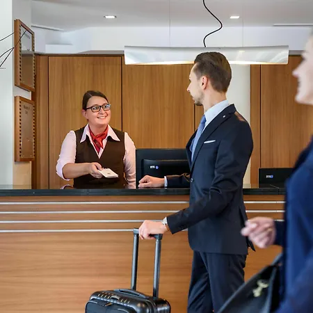 Sunday Hotel Muenchen Airport Freising Szálloda Freising