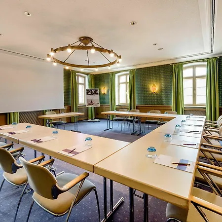 Mercure Muenchen Airport Hotell 4*