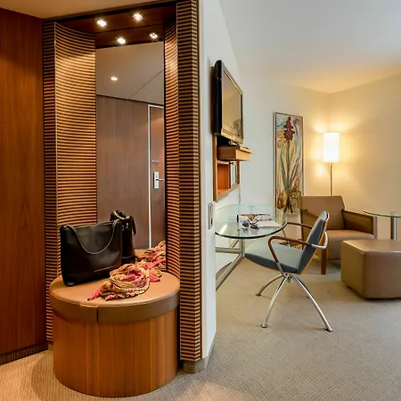 Hotel Mercure Muenchen Airport 4*