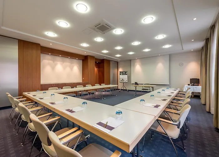 Mercure München Airport Hotel 4*